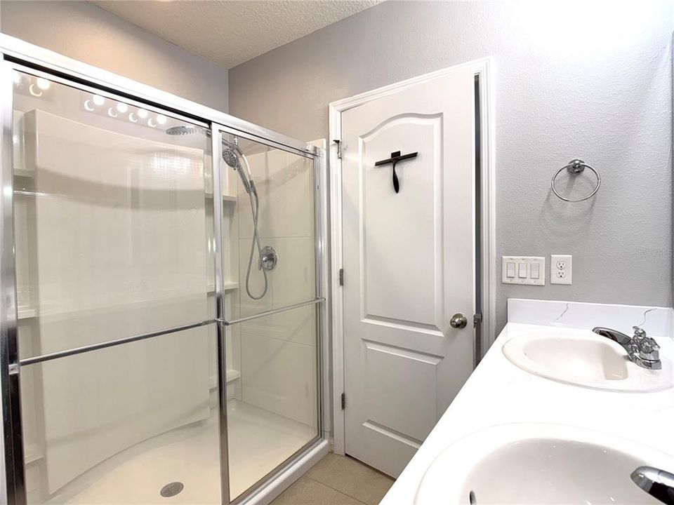 Active With Contract: $1,850 (3 beds, 2 baths, 1530 Square Feet)