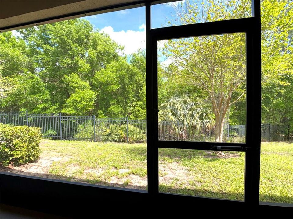 Active With Contract: $1,850 (3 beds, 2 baths, 1530 Square Feet)