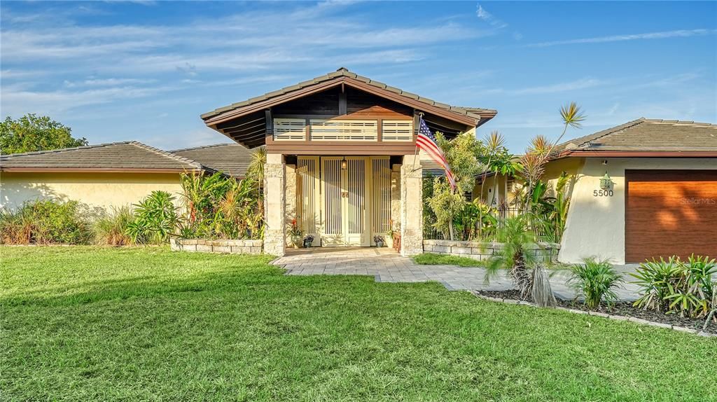 For Sale: $1,685,000 (4 beds, 4 baths, 2790 Square Feet)