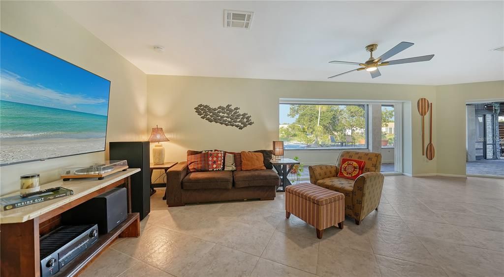 For Sale: $1,685,000 (4 beds, 4 baths, 2790 Square Feet)