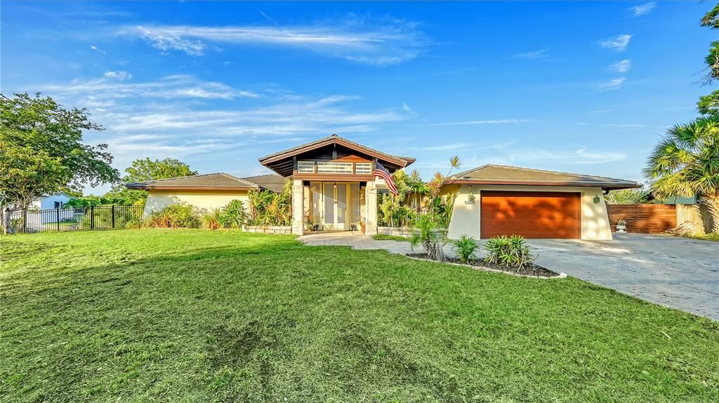 For Sale: $1,685,000 (4 beds, 4 baths, 2790 Square Feet)