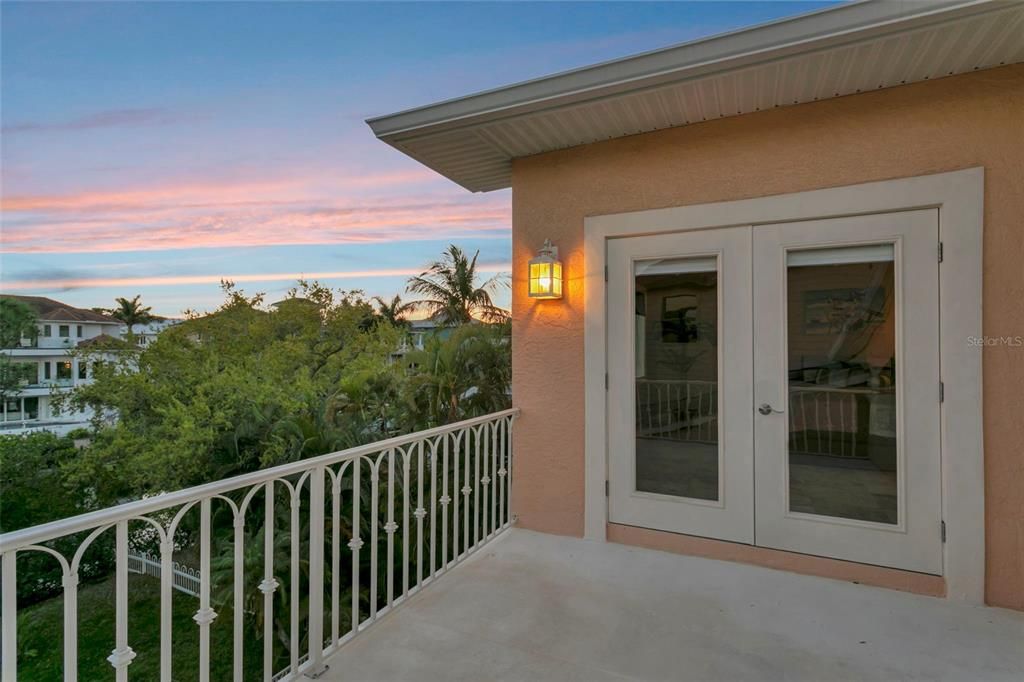 For Sale: $1,675,000 (3 beds, 3 baths, 2978 Square Feet)