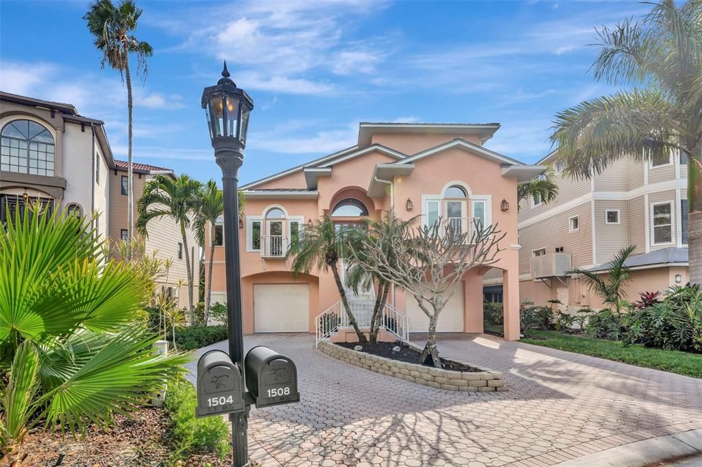 For Sale: $1,675,000 (3 beds, 3 baths, 2978 Square Feet)
