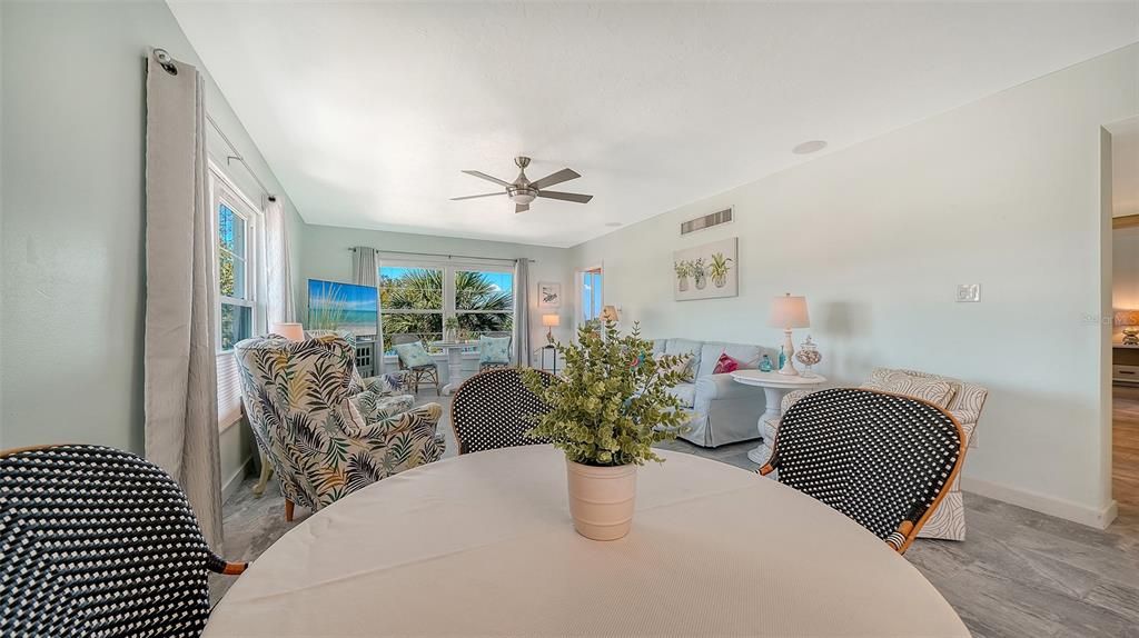 Active With Contract: $535,000 (2 beds, 2 baths, 1376 Square Feet)