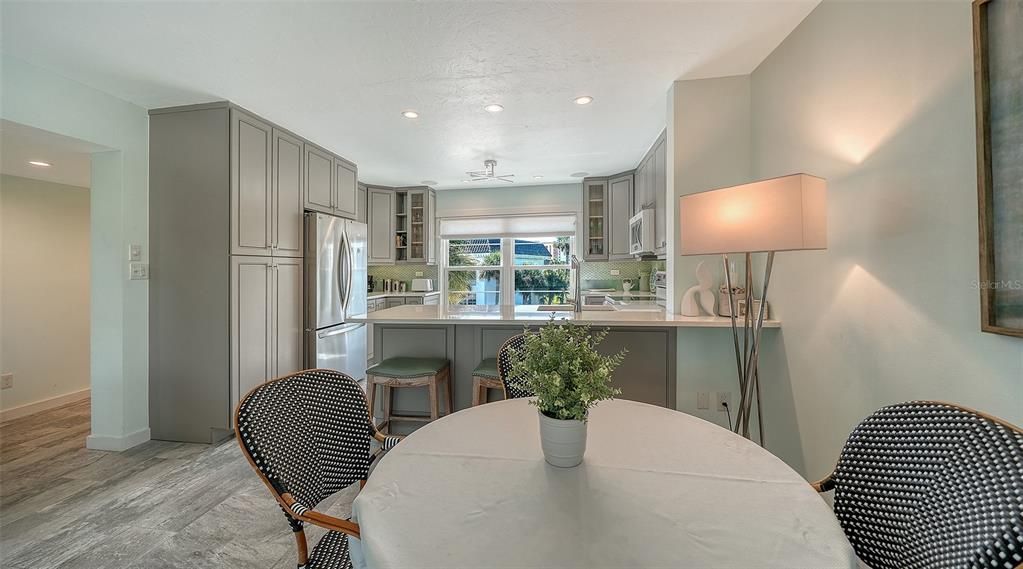 Active With Contract: $535,000 (2 beds, 2 baths, 1376 Square Feet)