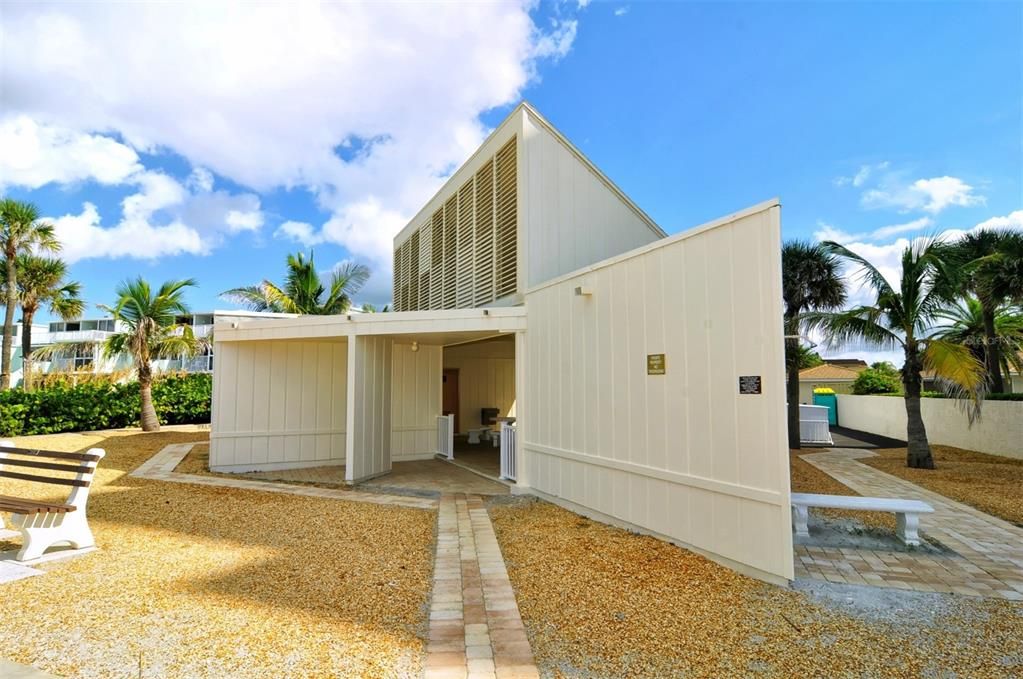 Active With Contract: $535,000 (2 beds, 2 baths, 1376 Square Feet)