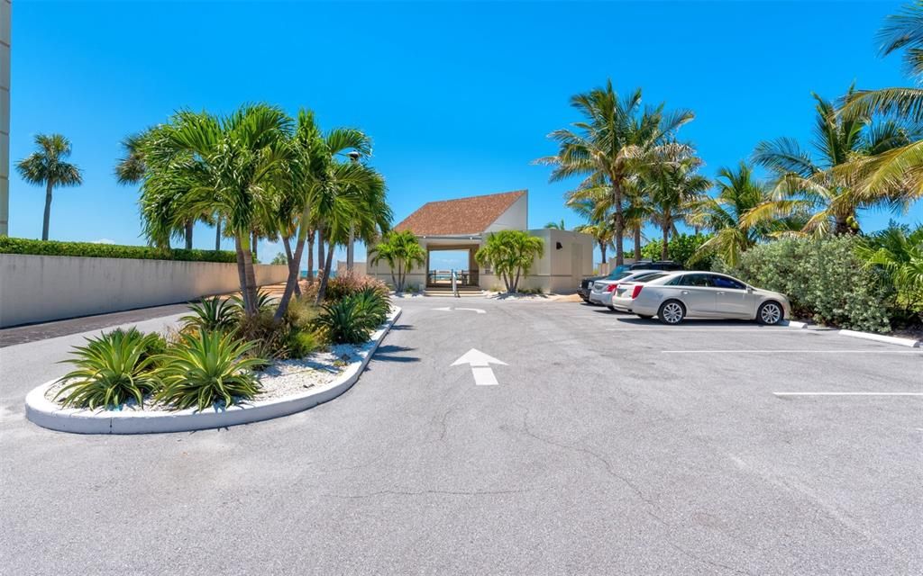 Active With Contract: $535,000 (2 beds, 2 baths, 1376 Square Feet)