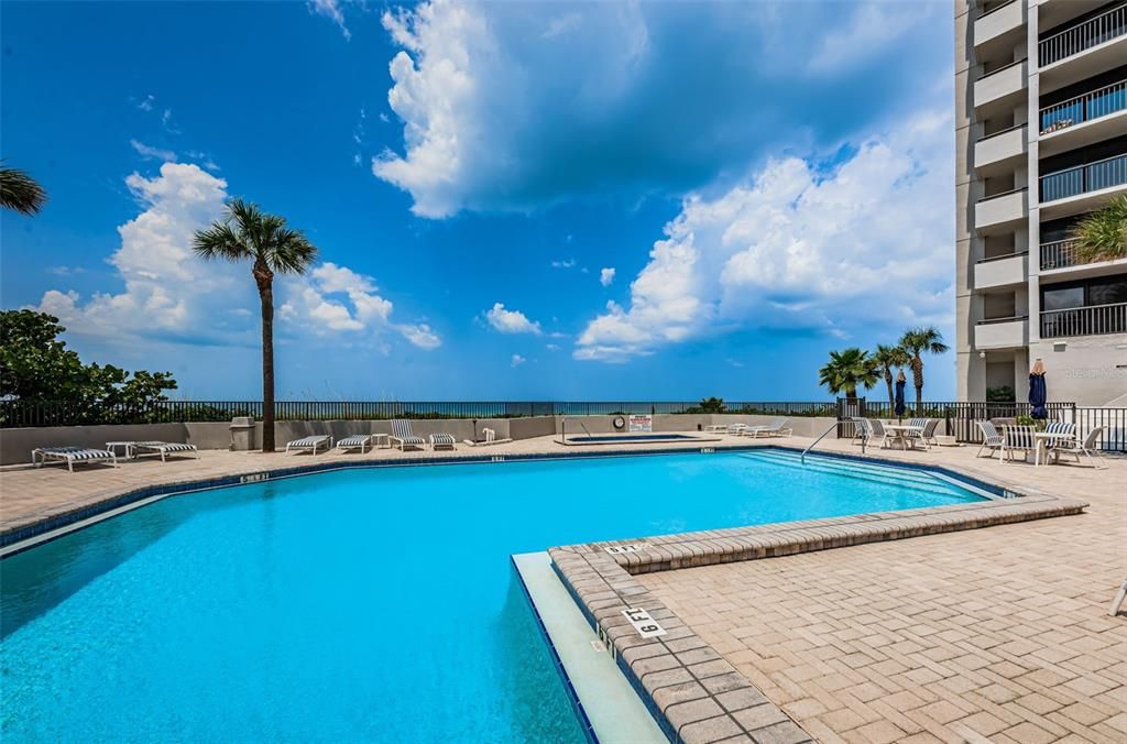 For Sale: $995,000 (2 beds, 2 baths, 1670 Square Feet)