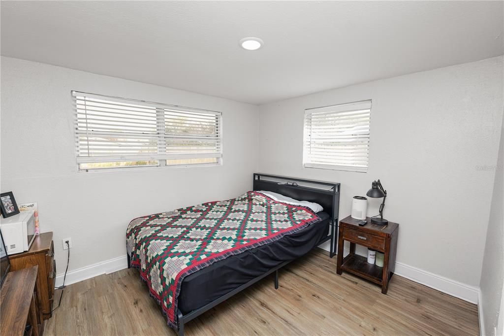 For Sale: $159,000 (2 beds, 1 baths, 672 Square Feet)