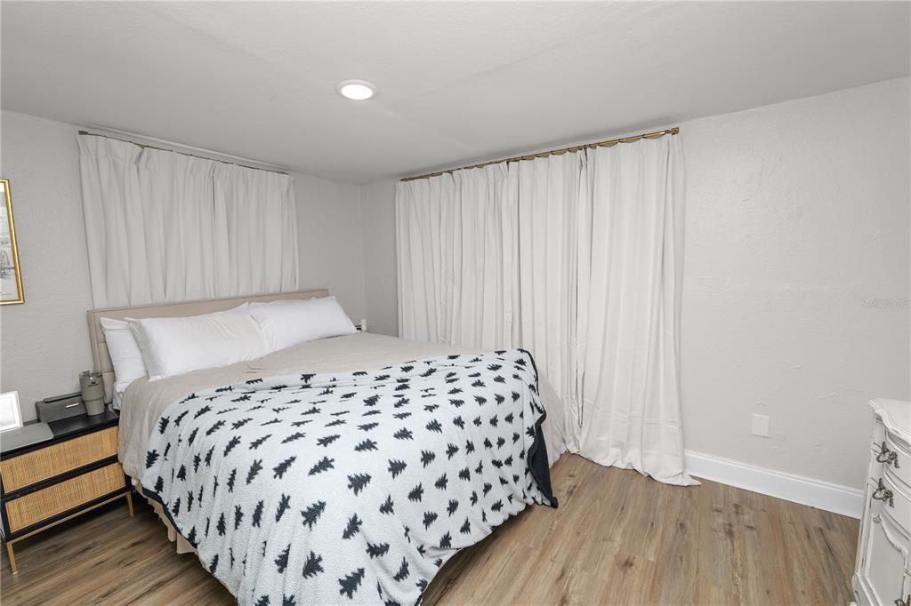 For Sale: $159,000 (2 beds, 1 baths, 672 Square Feet)