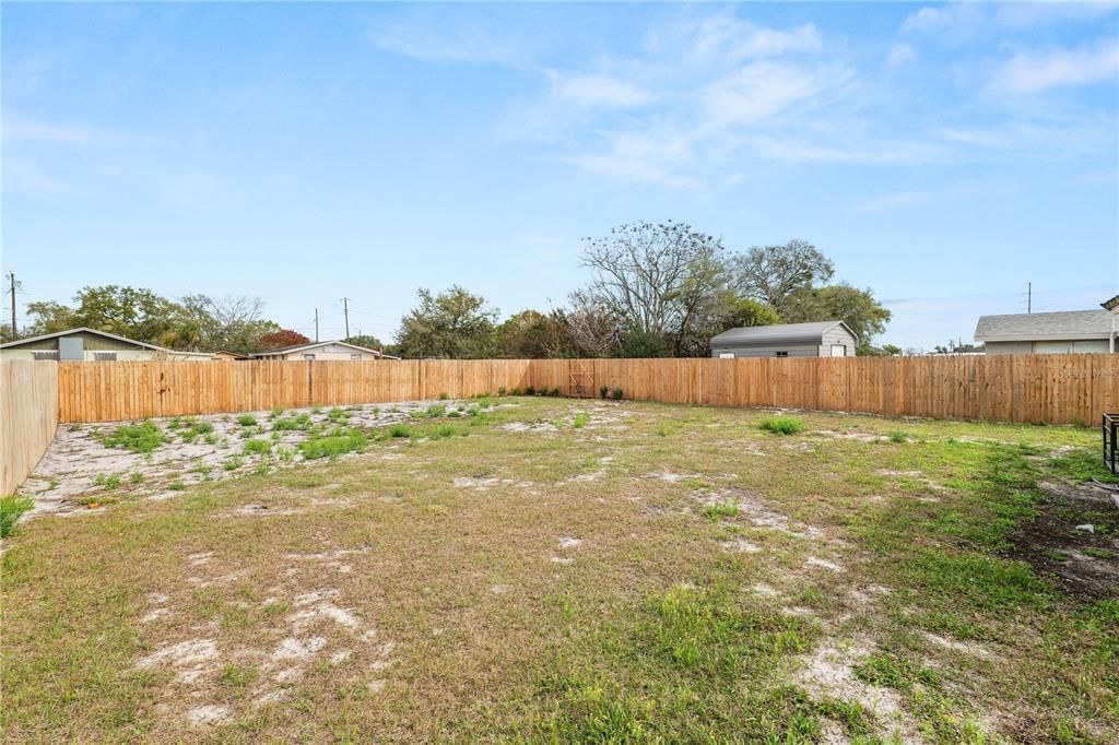 For Sale: $159,000 (2 beds, 1 baths, 672 Square Feet)