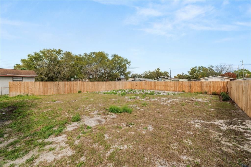 For Sale: $159,000 (2 beds, 1 baths, 672 Square Feet)