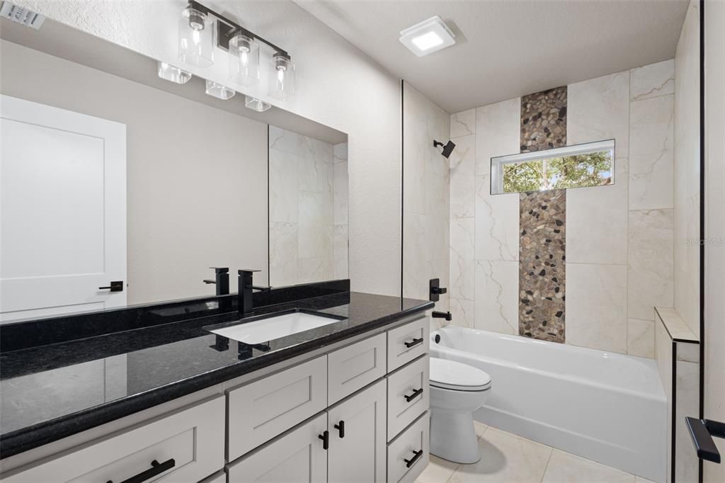 На продажу: $329,900 (3 спален, 2 ванн, 1502 Квадратных фут)