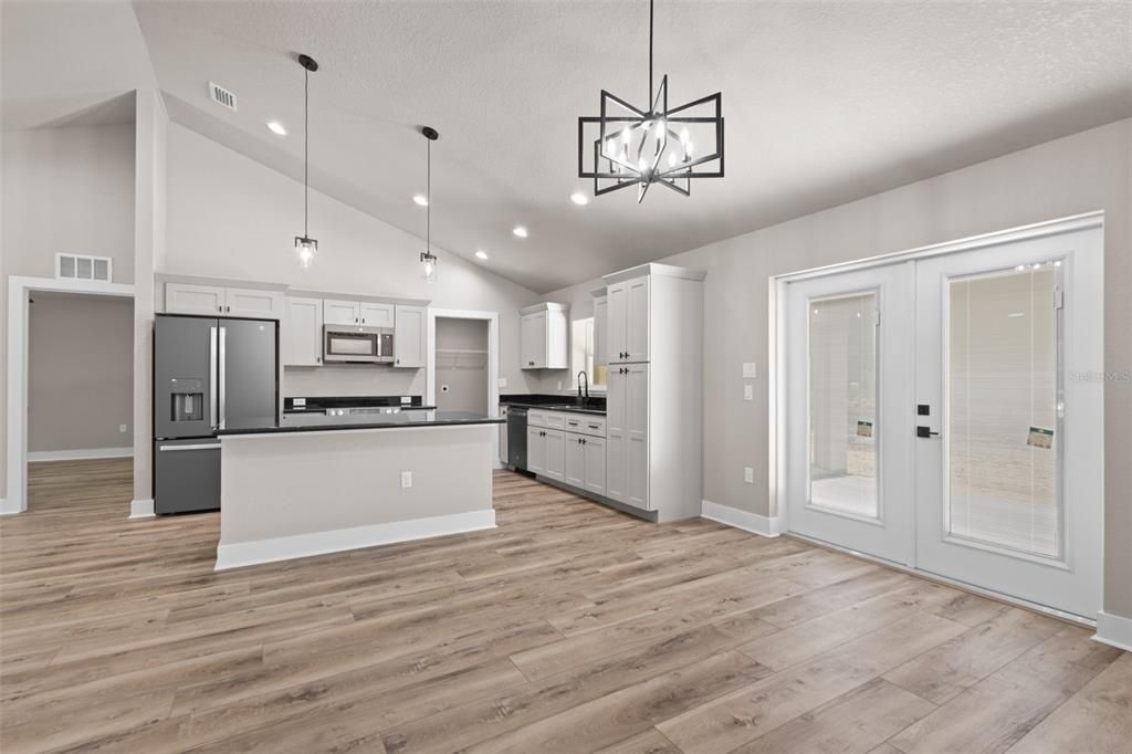 На продажу: $329,900 (3 спален, 2 ванн, 1502 Квадратных фут)