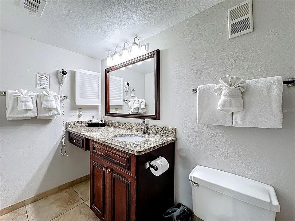 En Venta: $109,900 (2 camas, 2 baños, 806 Pies cuadrados)