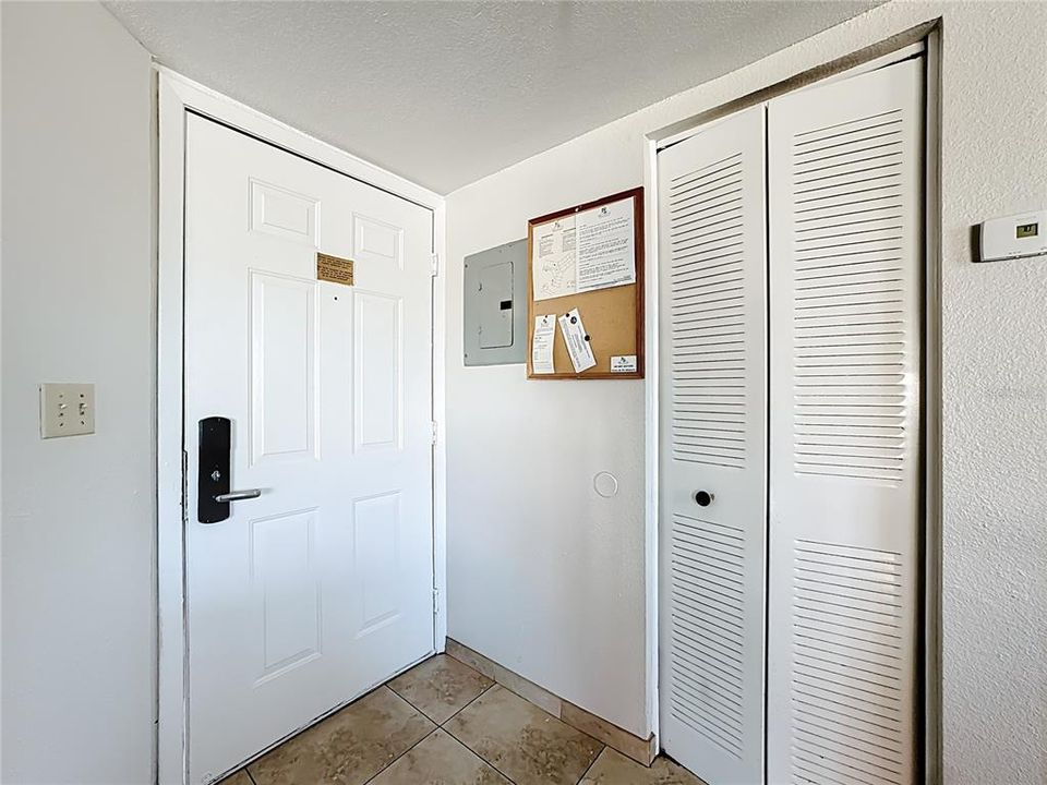 En Venta: $109,900 (2 camas, 2 baños, 806 Pies cuadrados)
