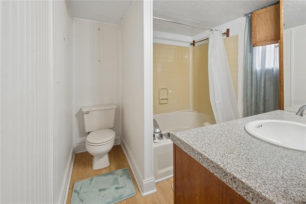 待售: $145,000 (2 贝兹, 2 浴室, 924 平方英尺)