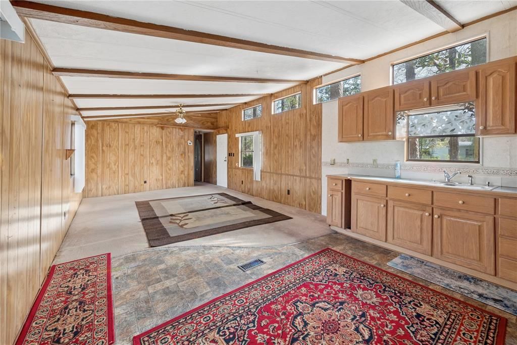 待售: $145,000 (2 贝兹, 2 浴室, 924 平方英尺)