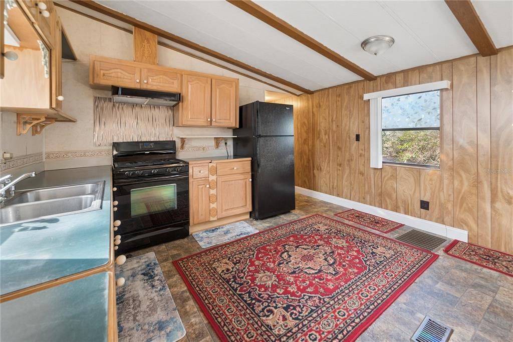 待售: $145,000 (2 贝兹, 2 浴室, 924 平方英尺)