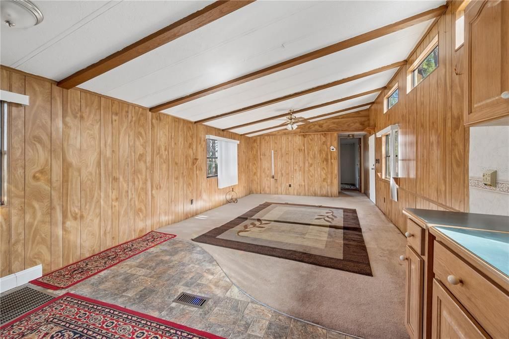 待售: $145,000 (2 贝兹, 2 浴室, 924 平方英尺)