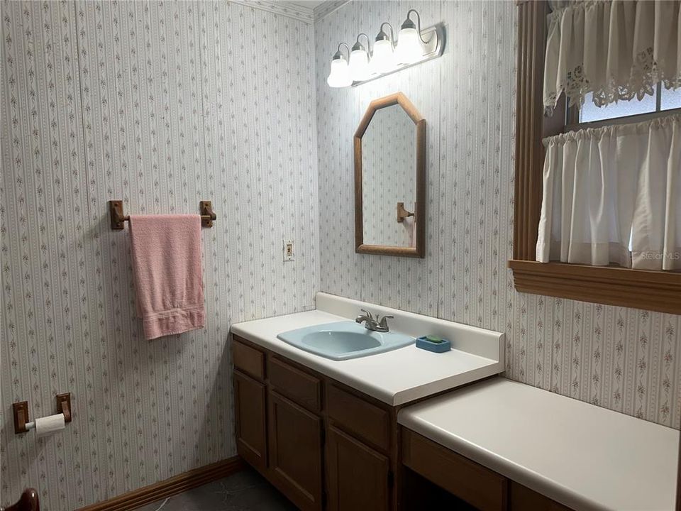 En Venta: $649,000 (4 camas, 3 baños, 2096 Pies cuadrados)
