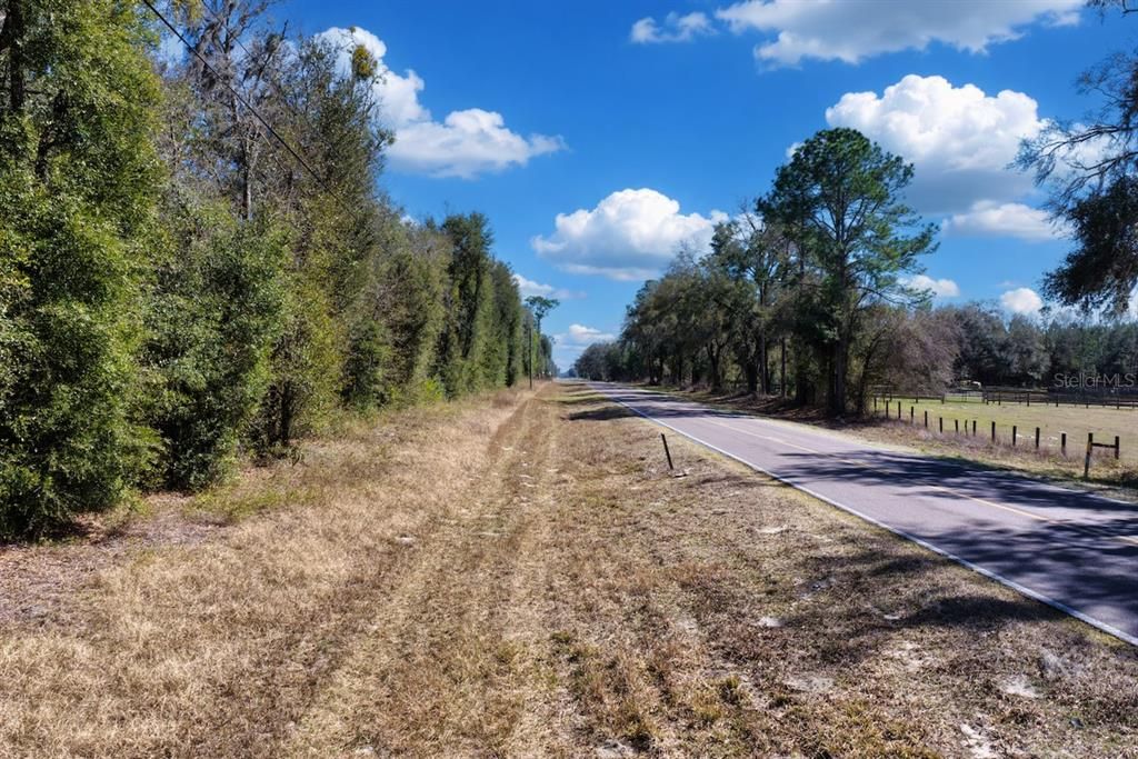 На продажу: $476,000 (28.00 acres)