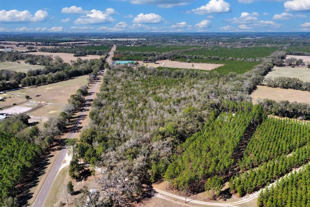 На продажу: $476,000 (28.00 acres)