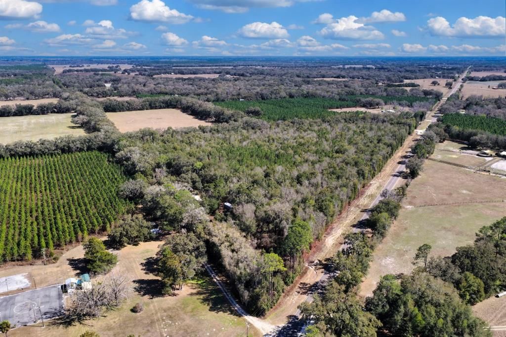 На продажу: $476,000 (28.00 acres)