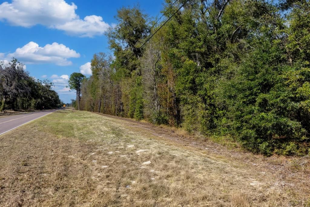 На продажу: $476,000 (28.00 acres)