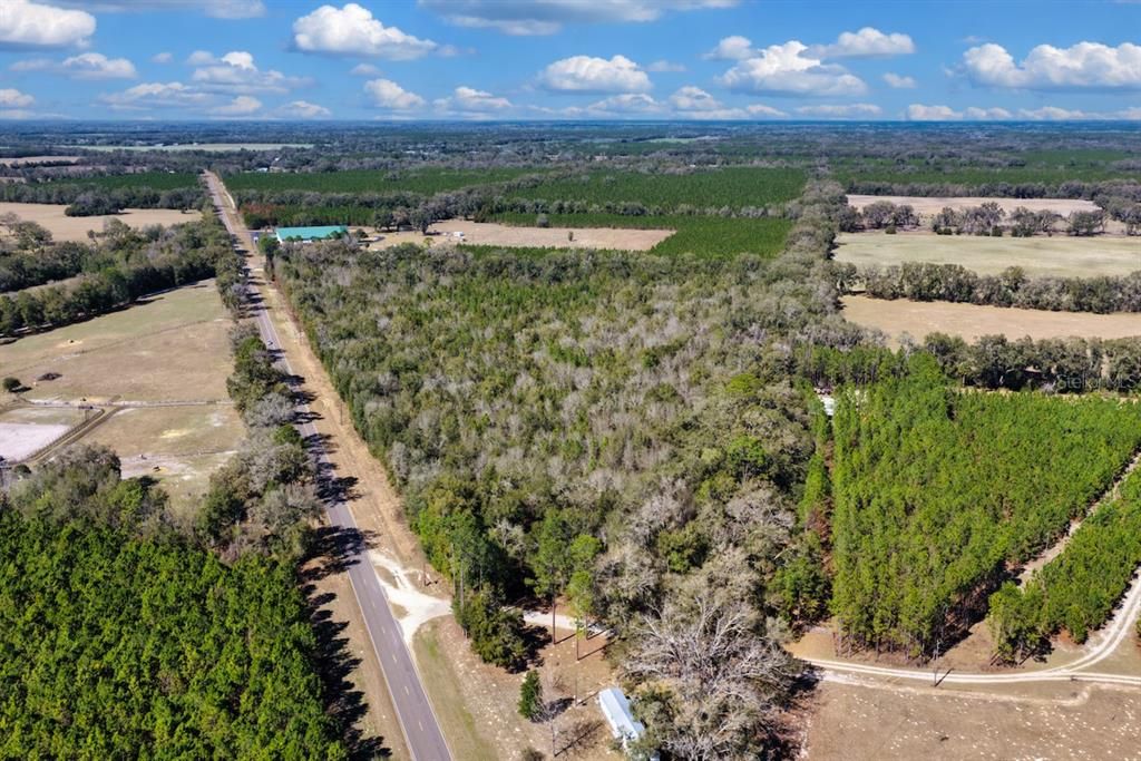 На продажу: $476,000 (28.00 acres)