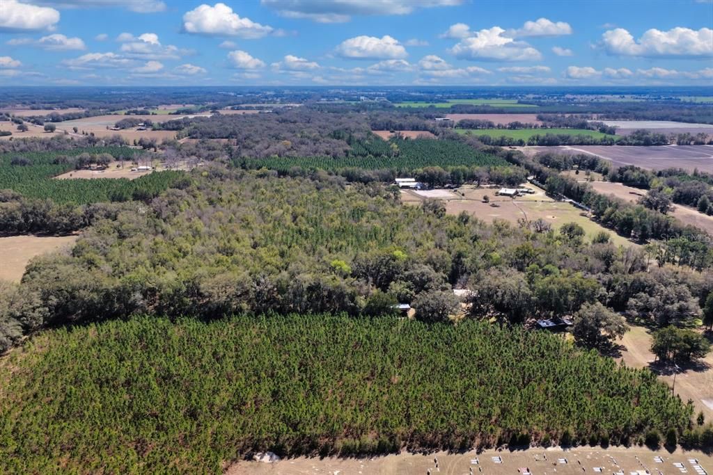 На продажу: $476,000 (28.00 acres)