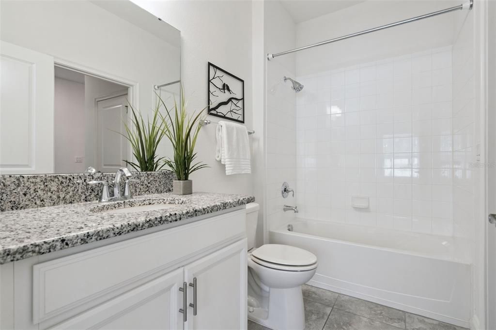 For Sale: $299,000 (2 beds, 2 baths, 1374 Square Feet)