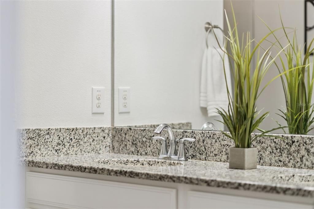 For Sale: $299,000 (2 beds, 2 baths, 1374 Square Feet)