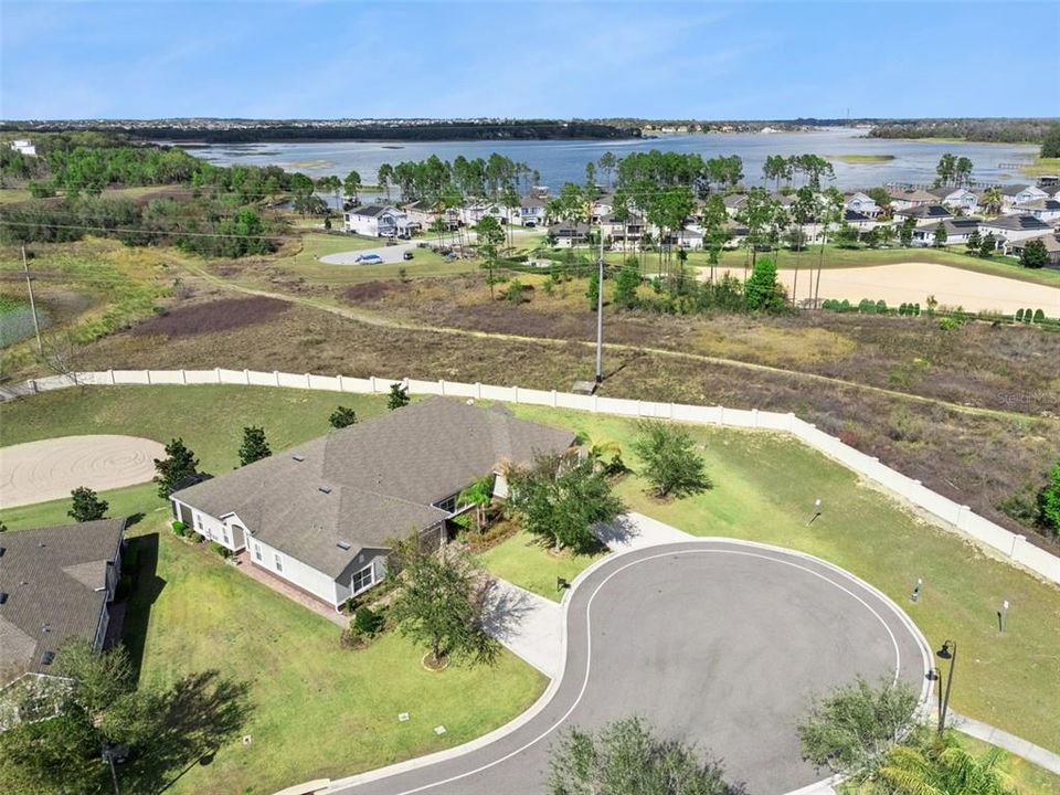 For Sale: $299,000 (2 beds, 2 baths, 1374 Square Feet)