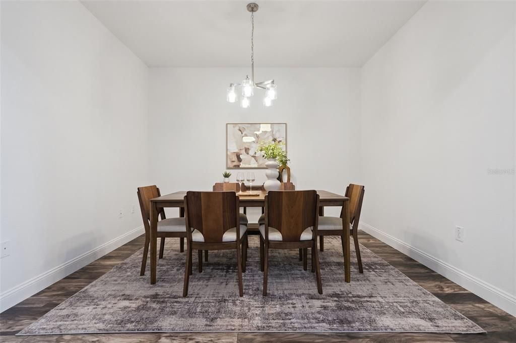 For Sale: $299,000 (2 beds, 2 baths, 1374 Square Feet)