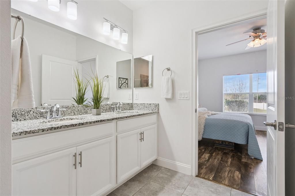 For Sale: $299,000 (2 beds, 2 baths, 1374 Square Feet)