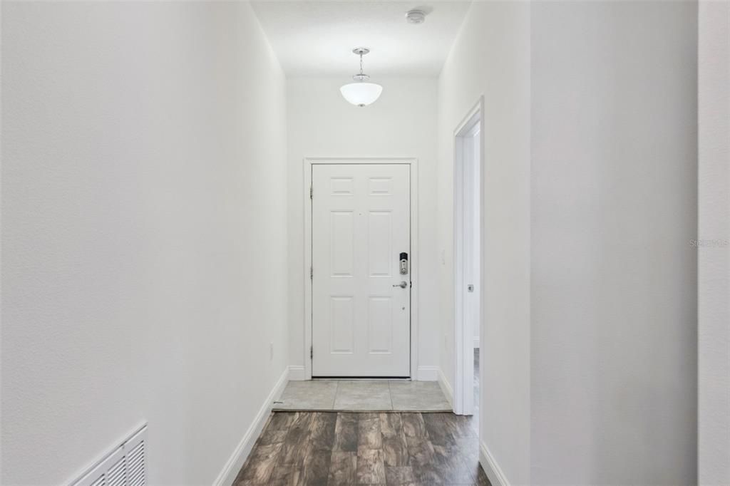 For Sale: $299,000 (2 beds, 2 baths, 1374 Square Feet)