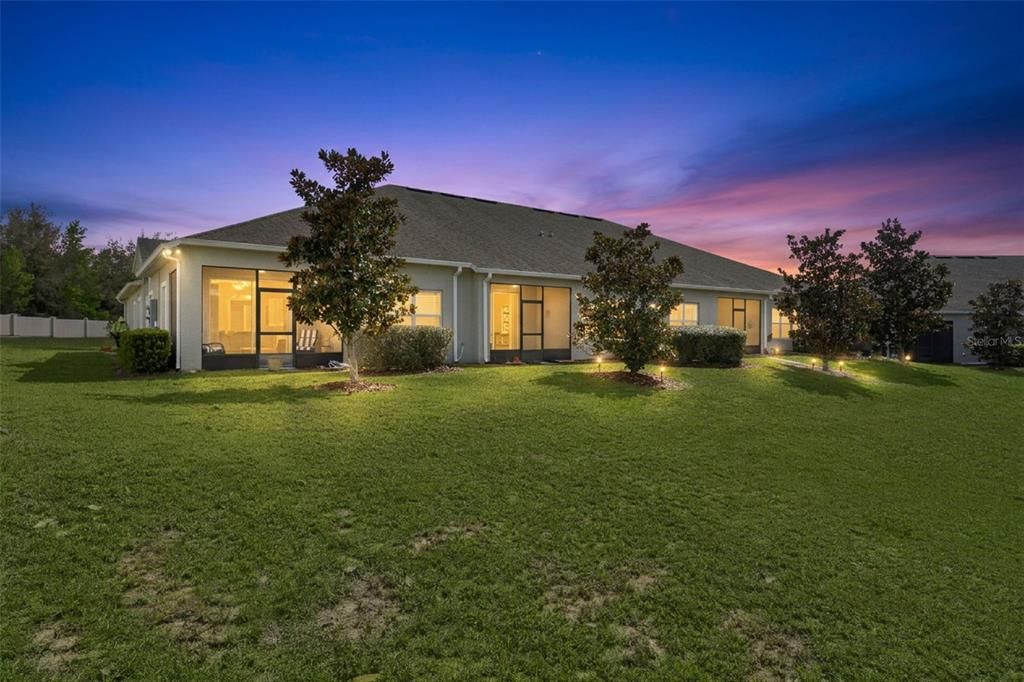 For Sale: $299,000 (2 beds, 2 baths, 1374 Square Feet)