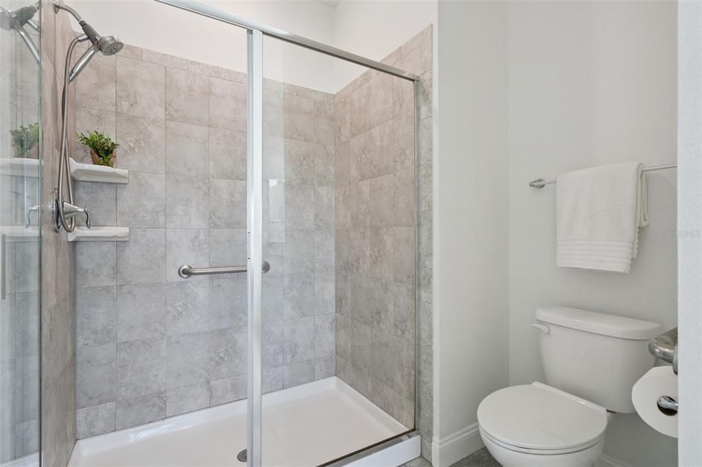 For Sale: $299,000 (2 beds, 2 baths, 1374 Square Feet)