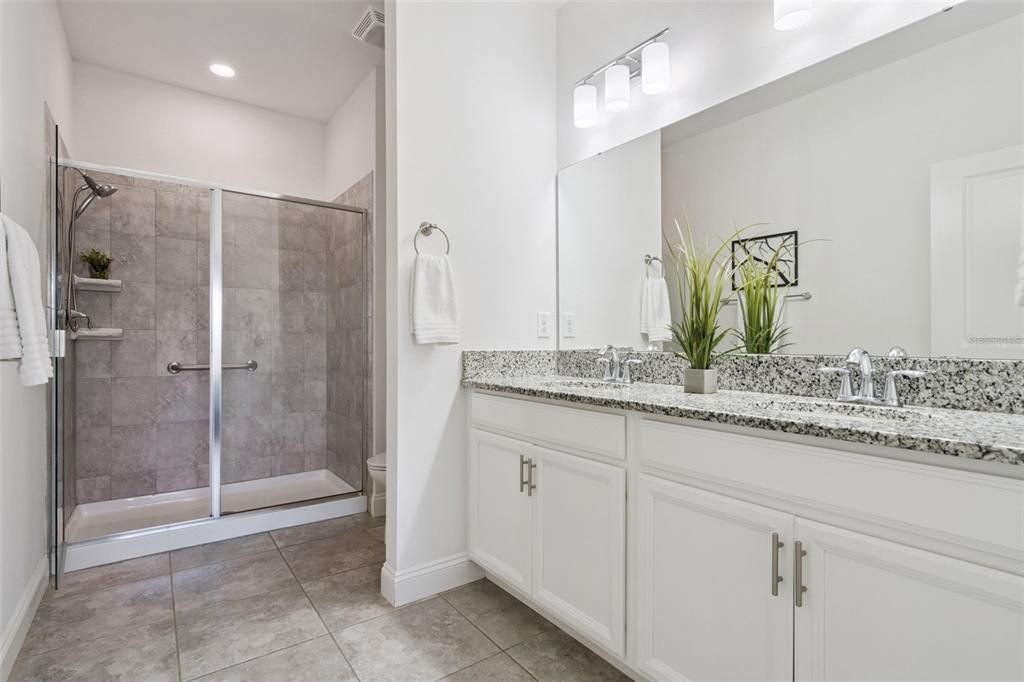 For Sale: $299,000 (2 beds, 2 baths, 1374 Square Feet)