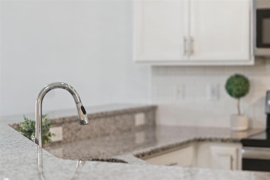 For Sale: $299,000 (2 beds, 2 baths, 1374 Square Feet)