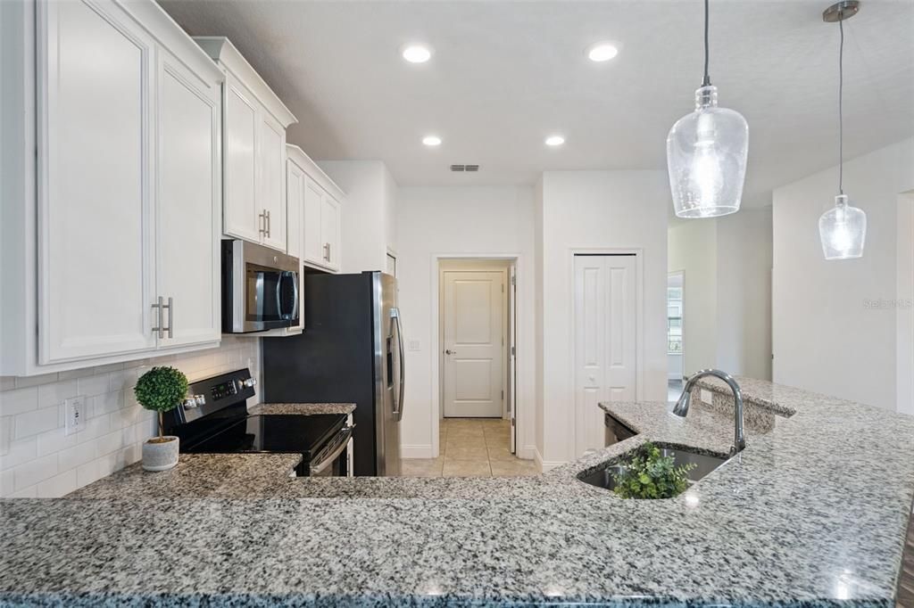 For Sale: $299,000 (2 beds, 2 baths, 1374 Square Feet)