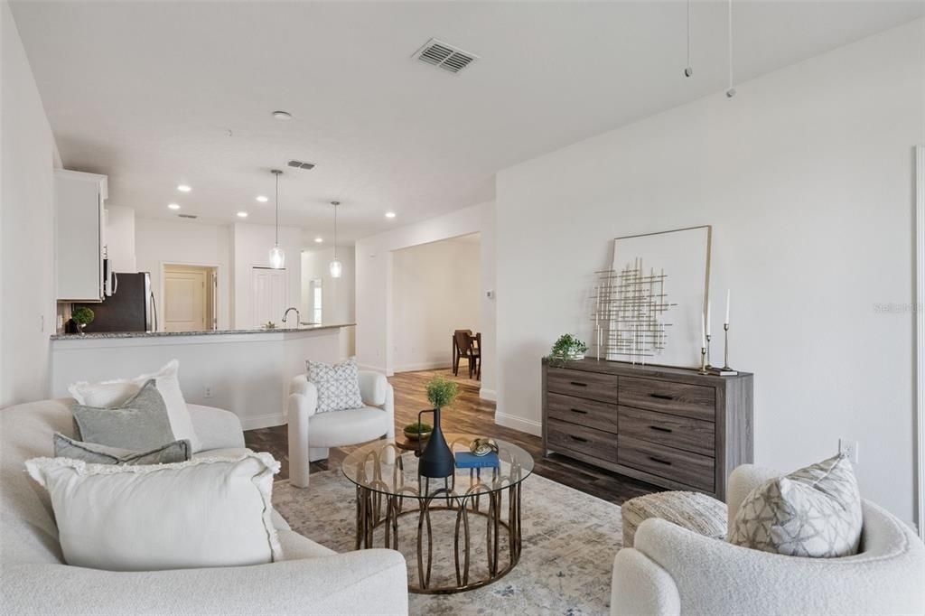 For Sale: $299,000 (2 beds, 2 baths, 1374 Square Feet)