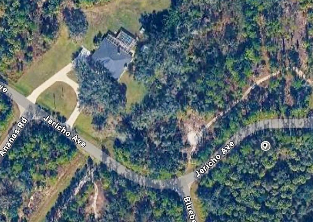 На продажу: $39,000 (0.36 acres)