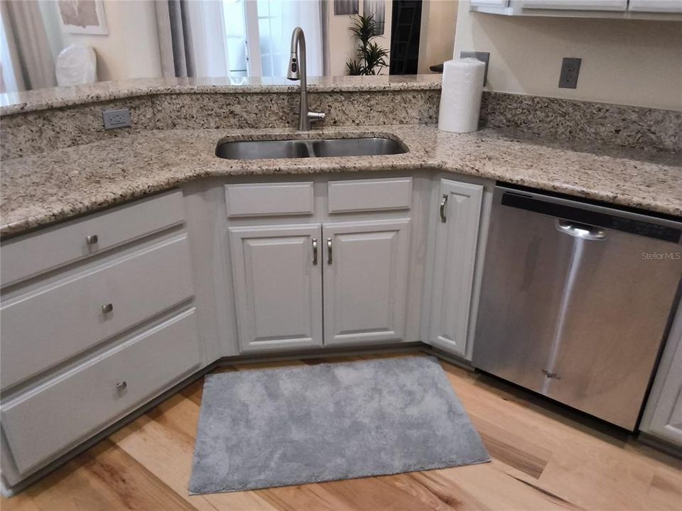 Active With Contract: $510,000 (4 beds, 2 baths, 1977 Square Feet)