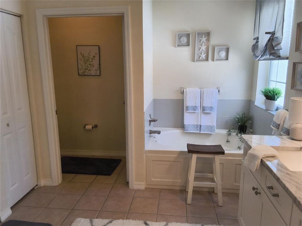 Active With Contract: $510,000 (4 beds, 2 baths, 1977 Square Feet)
