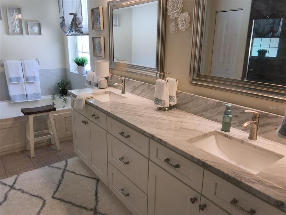Active With Contract: $510,000 (4 beds, 2 baths, 1977 Square Feet)