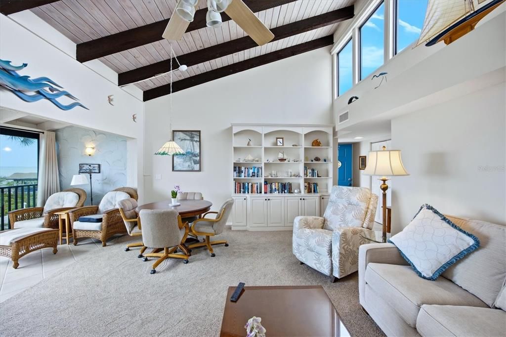 На продажу: $665,000 (2 спален, 2 ванн, 1331 Квадратных фут)