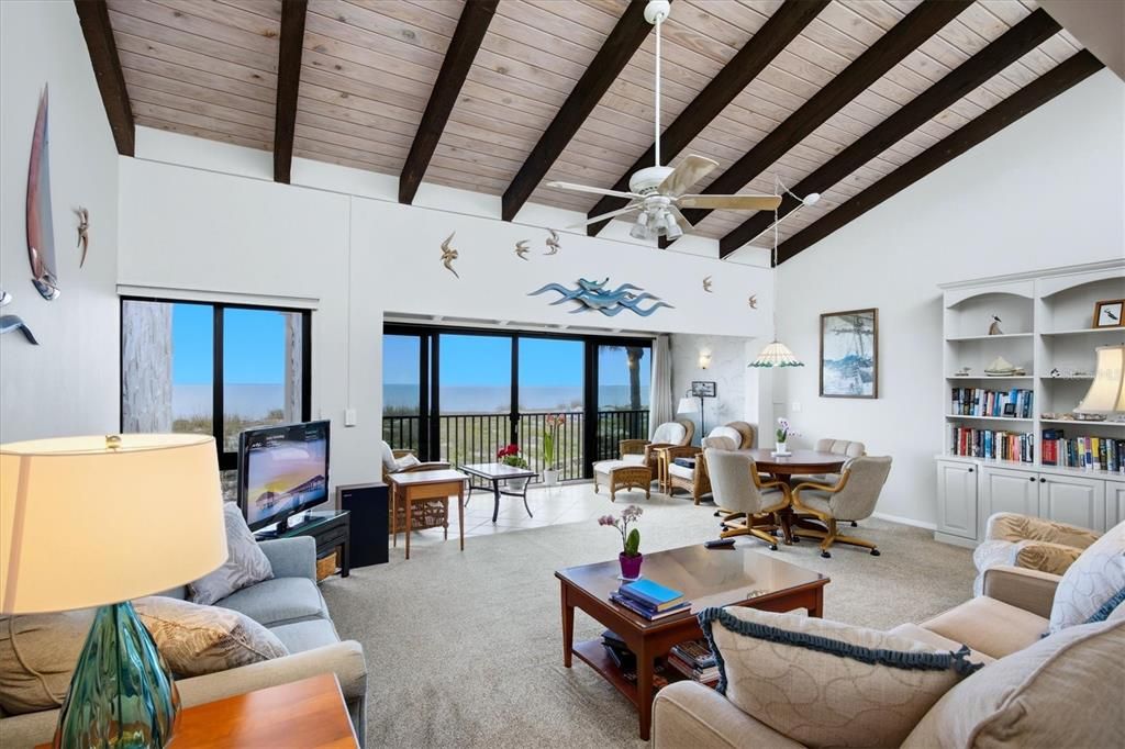 На продажу: $665,000 (2 спален, 2 ванн, 1331 Квадратных фут)