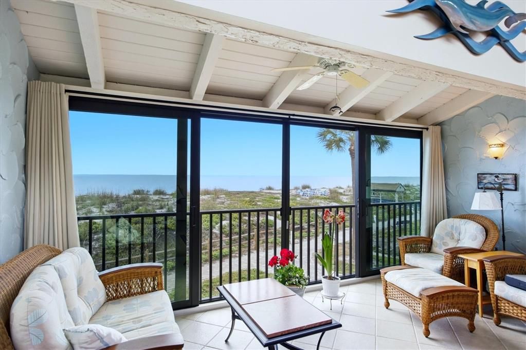 На продажу: $665,000 (2 спален, 2 ванн, 1331 Квадратных фут)